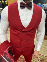 Costume de mariage rouge